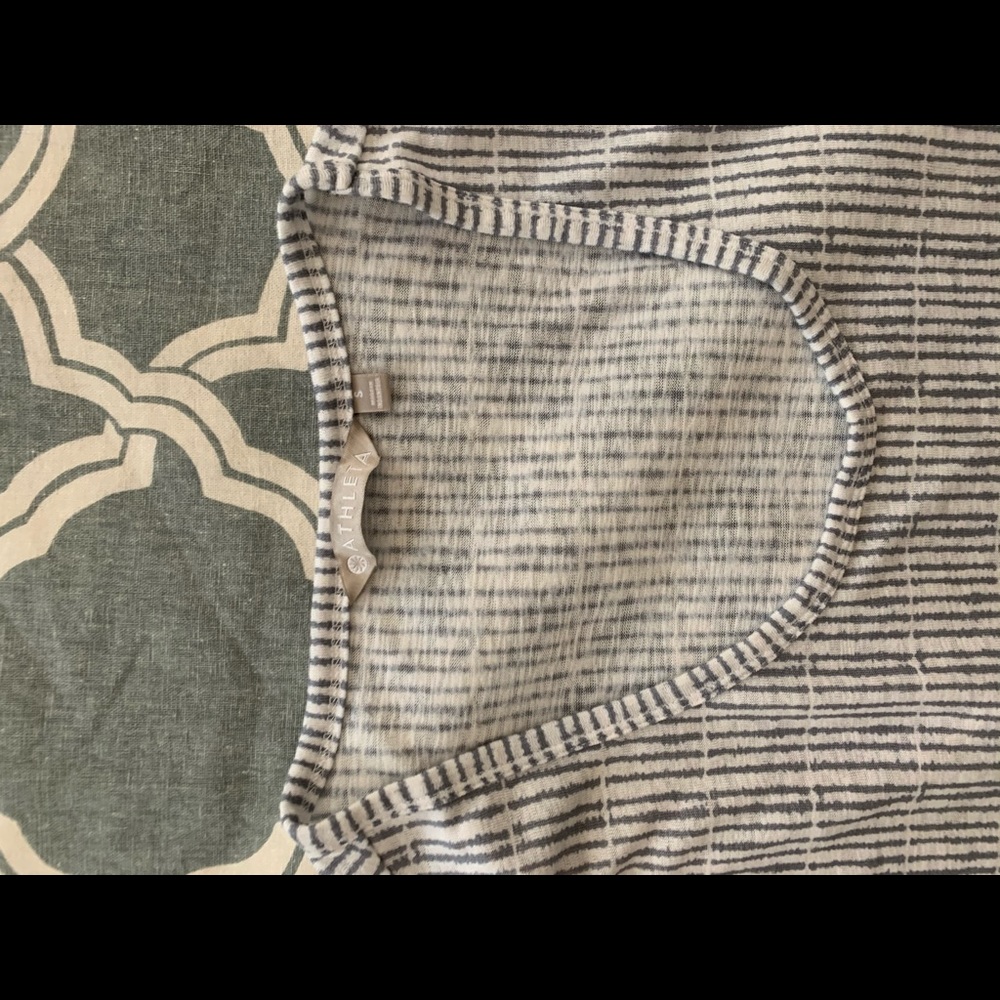 Athleta Breezy Muscle Top M Sleeveless (3) - Picture 2 of 4